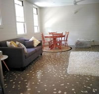 Stranded Nowhere to Stay Sanitised Apartment Sleeps 4 Netflix Wifi Pool - Tourism Gold Coast