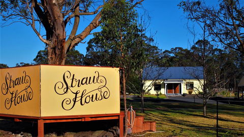 Straw House B And B - Tourism Gold Coast 0