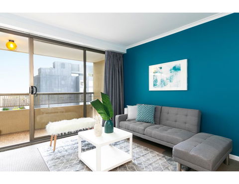 Striking And Super Convenient Studio With Balcony - Tourism Gold Coast 3