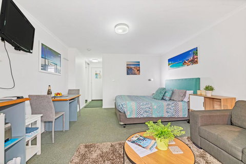 Studio 38 On The Terrace - Tourism Gold Coast 3