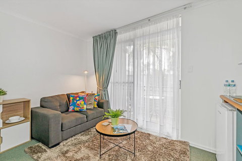 Studio 38 On The Terrace - Tourism Gold Coast 2