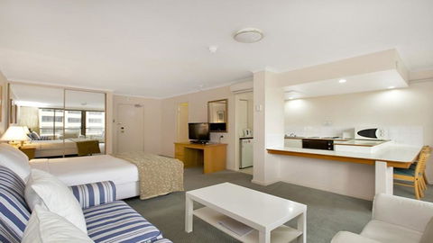 Studio With Balcony At College St - Tourism Gold Coast 0