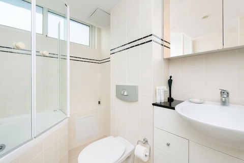 Stunning Harbour View Home! - Tourism Gold Coast 3