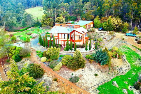 STUNNING HOME WITH AMAZING VIEWS - Just 20 Mins To The City And Only 10 To MONA! - Tourism Gold Coast 2