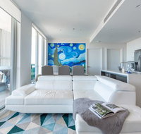 Stunning Urban apt wt Parking Near CBD  Airport