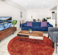 Stylish 2-Bed Apartment with Sweeping River Views - Tourism Gold Coast