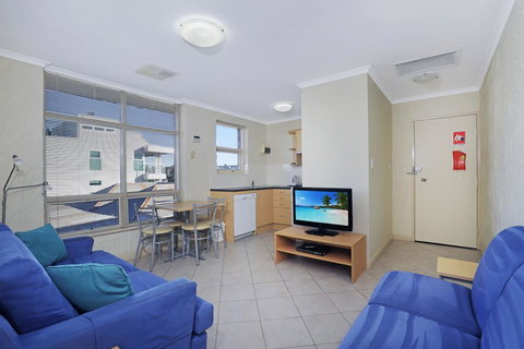 Stylish Comfortable 2 Bdrm Glenelg North - Tourism Gold Coast 0