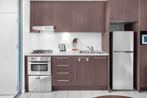 Stylish Split Level Apartment 13 Minutes From City - Tourism Gold Coast 3