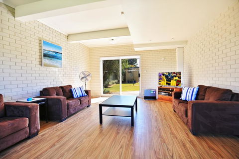 Summer Sands - Pet Friendly - Tourism Gold Coast 2