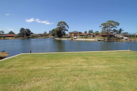 Summer's Exclusive Getaway - Tourism Gold Coast 1