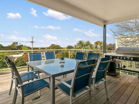 Sunrise At Smiths Beach - Tourism Gold Coast 0