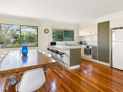 Sunrise At Smiths Beach - Tourism Gold Coast 2