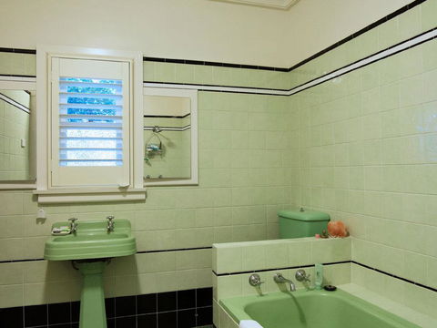 Sunrise House - Tourism Gold Coast 1