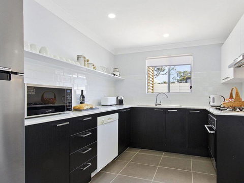 Sunset Beach - Situated Between Two Beaches And A Lake - Tourism Gold Coast 2