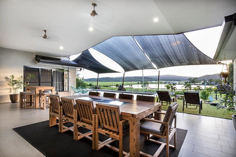 Sunset Retreat Airlie Beach Rural Getaway - Tourism Gold Coast 3