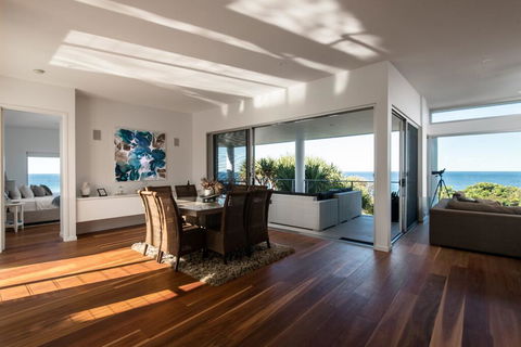 Sunshine Coast White House - Tourism Gold Coast 3