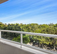 Super Convenient Apartment with Garden Views - Gold Coast