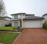 Superb Luxe 5BR housePoint Cook near lake - Tourism Gold Coast