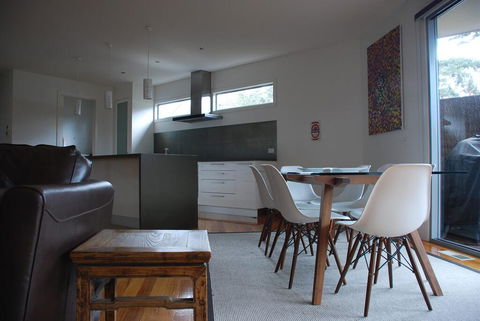 SURF Side SECRET INVERLOCH - Tourism Gold Coast 2