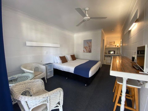 Surf Street Motel - Tourism Gold Coast 2