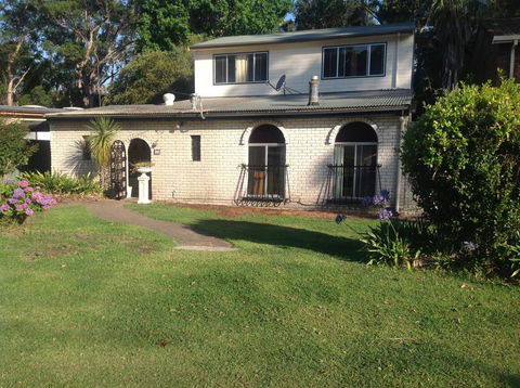 Surfer's Rest In Berrara - Tourism Gold Coast 0