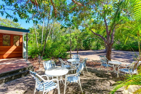 Surfside Beach House 17 - Rainbow Shores, Swimming Pool, 2 Minute Walk To Beach, Air Conditioning, Relax Here - Tourism Gold Coast 2