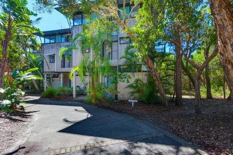 Surfside Beach House 17 - Rainbow Shores, Swimming Pool, 2 Minute Walk To Beach, Air Conditioning, Relax Here - Tourism Gold Coast 0