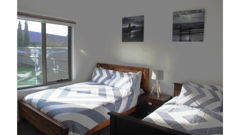 SURFSIDE LAKEVIEWS - FREE WIFI - Tourism Gold Coast 2