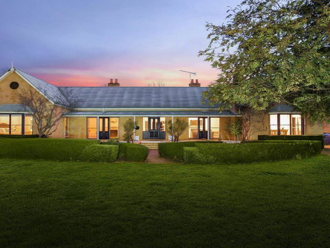 Sutton Downs - Renovated Country Home On 100 Acres - Tourism Gold Coast 0