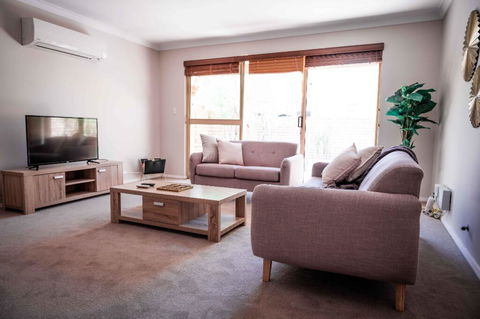 SWAN RIVER STAY, PERTH, WIFI, NETFLIX, APPLECROSS, FREO - Tourism Gold Coast 0