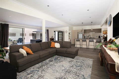 Swanway - Pet Friendly - 10 Min Walk To Beach - Tourism Gold Coast 0
