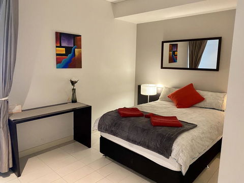 Sydney CBD Central Location - Spacious Apartment - Parking - Pool - Gym - Best Location - Tourism Gold Coast 3