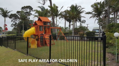 Tabourie Lake Motor Inn - Tourism Gold Coast 1