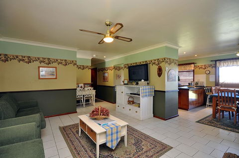 Talga Escape Rothbury With Pool And Views - Tourism Gold Coast 3
