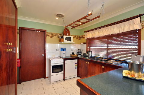 Talga Escape Rothbury With Pool And Views - Tourism Gold Coast 2