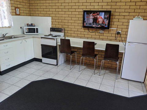 Tallarook Motor Inn - Tourism Gold Coast 2