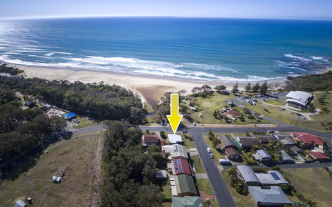 Tallowood Beachfront Cottage - Tourism Gold Coast 1