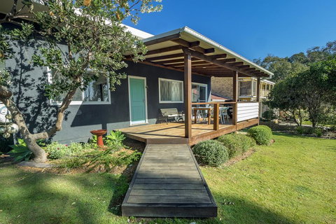 Tallowood Beachfront Cottage - Tourism Gold Coast 0