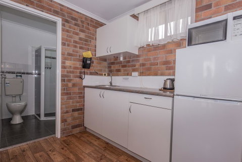 Tally Ho Motor Inn - Tourism Gold Coast 2