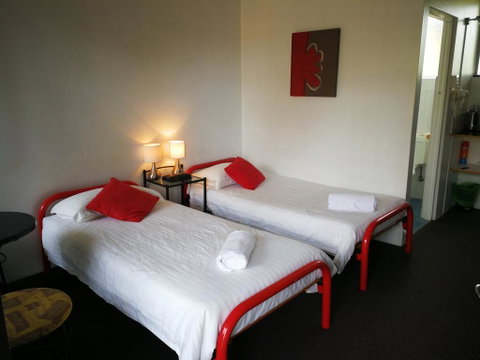 Tamar Cove Motel - Tourism Gold Coast 3