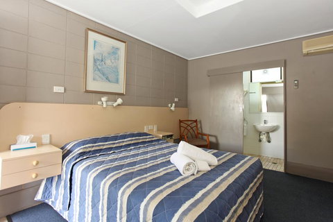 Tandara Hotel Motel - Tourism Gold Coast 2