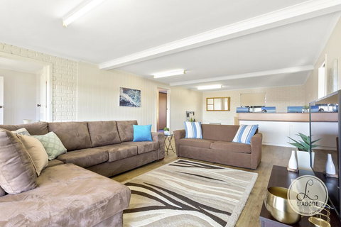 TASSIE SEASIDE SERENITY - L'Abode Accommodation - Tourism Gold Coast 3