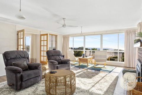 TASSIE SEASIDE SERENITY - L'Abode Accommodation - Tourism Gold Coast 0