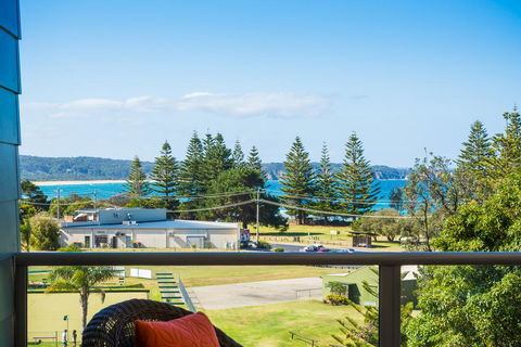Tathra Beachbreak - Tourism Gold Coast 2