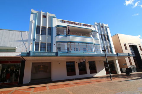 Tattersalls Hotel - Tourism Gold Coast 0