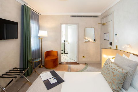 Tattersalls Hotel - Tourism Gold Coast 1