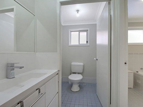 That Pink House! - Comfortable Home Away From Home - Tourism Gold Coast 2