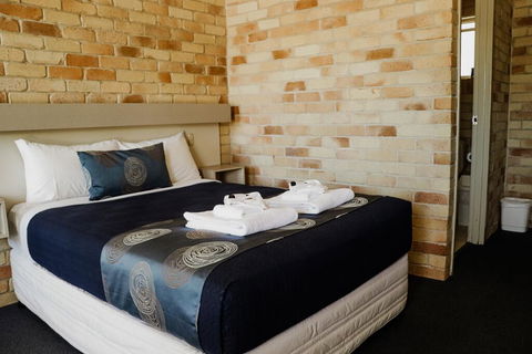 The Australian Hotel Motel - Tourism Gold Coast 1