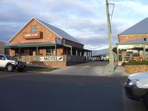 The Bakehouse Motel - Tourism Gold Coast 0