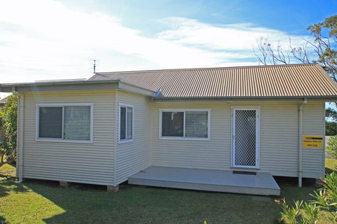 The Beach House In Berrara - Tourism Gold Coast 2